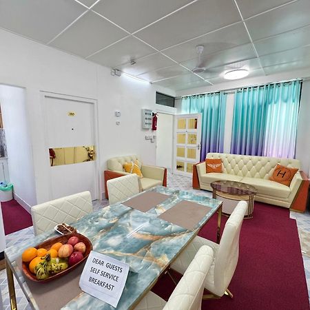 Ontrack Travel Transit Hotel Malé Exterior foto