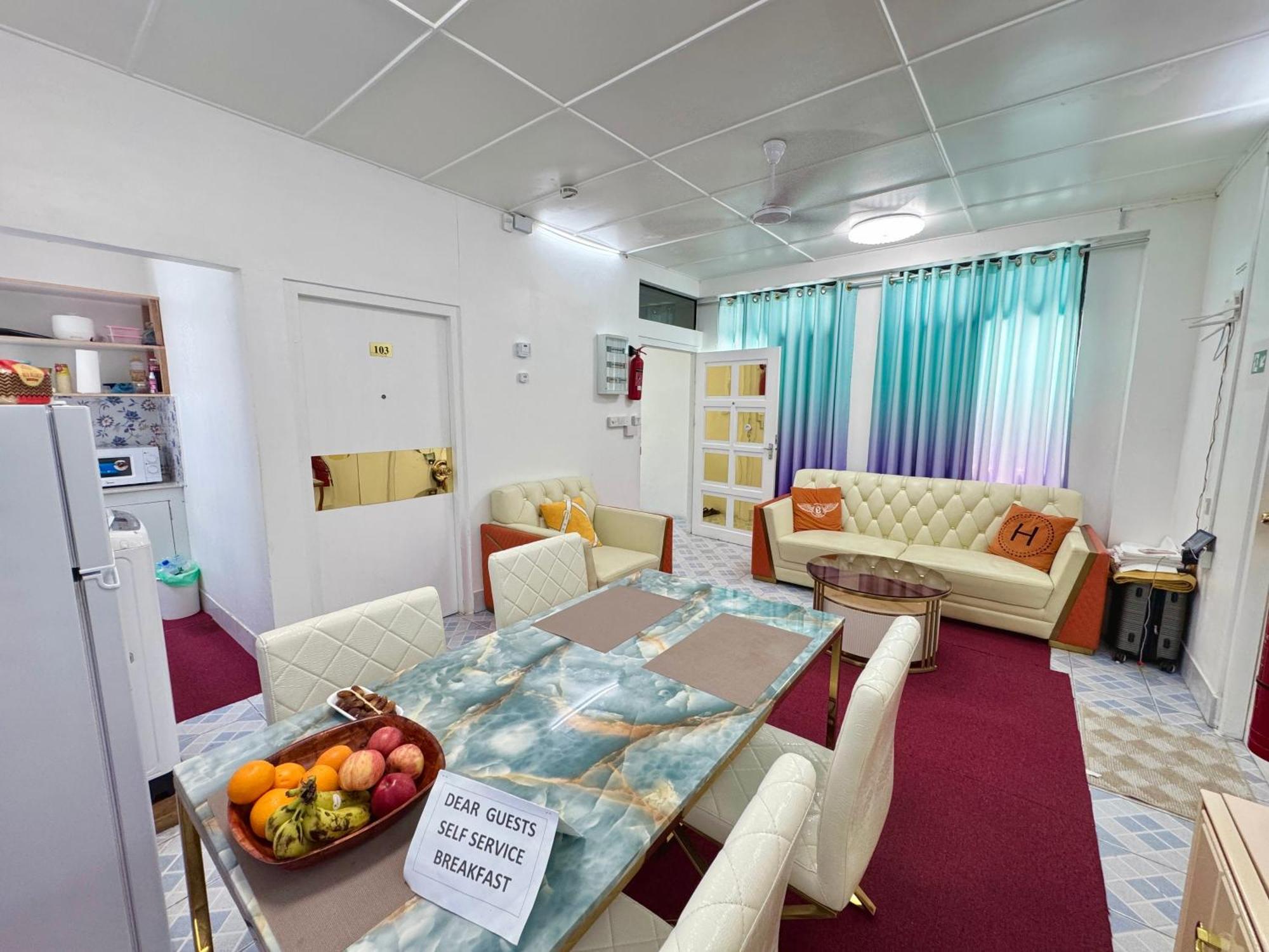 Ontrack Travel Transit Hotel Malé Exterior foto